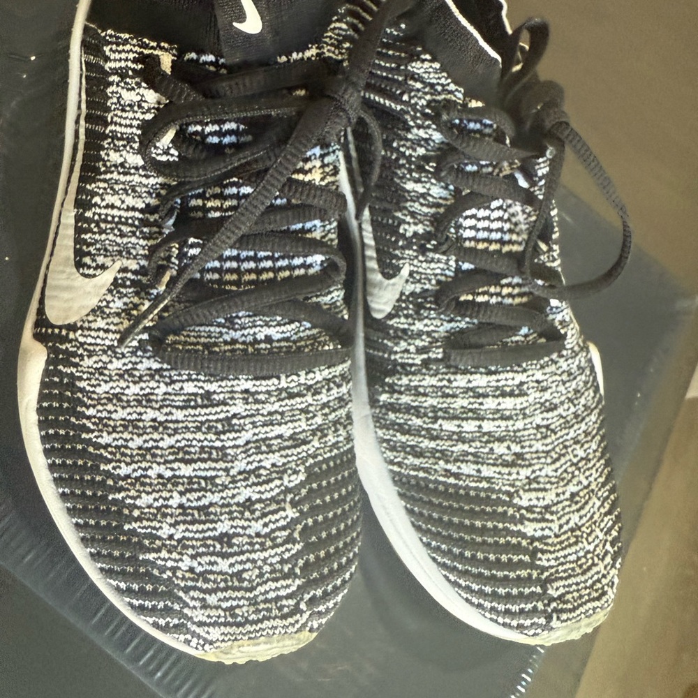 Authentic Nike Black and White Knit Sneakers